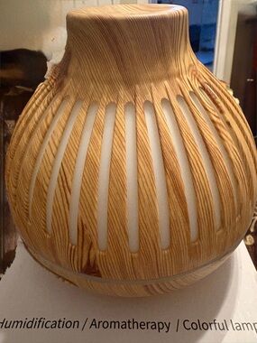 Wood-Grain Aromatherapy Diffuser - Light Brown 7 color options Remote included